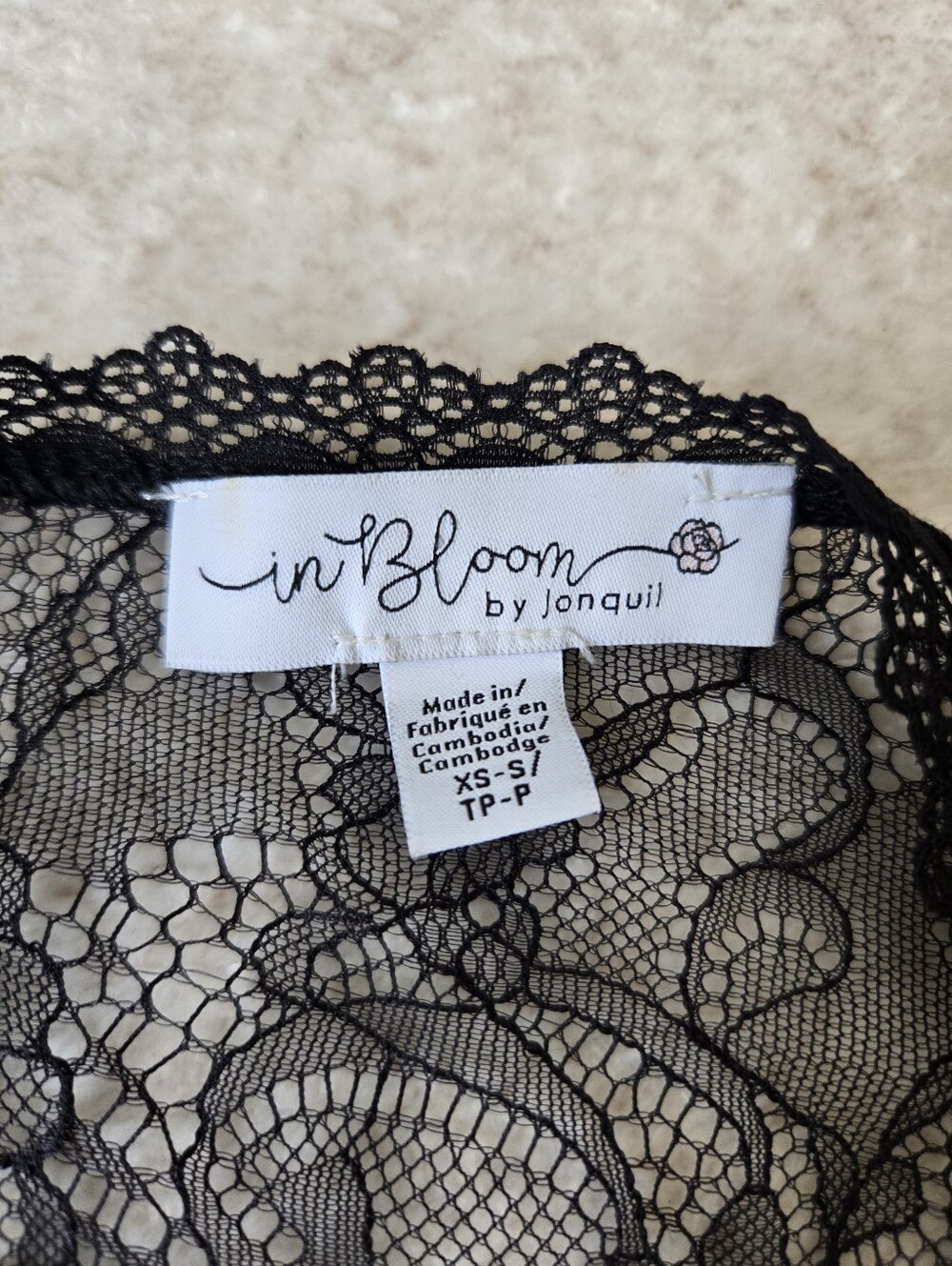In Bloom Black Lace Robe - Picture 8 of 8